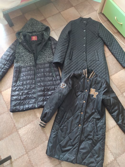 Продам куртки плащи на девочку