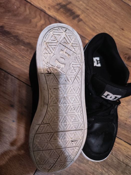 Обувки DC 41 размер в идеално състояние