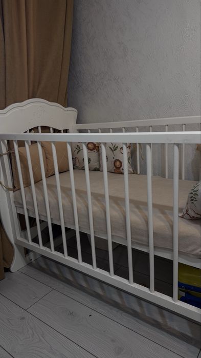 Детская кроватка