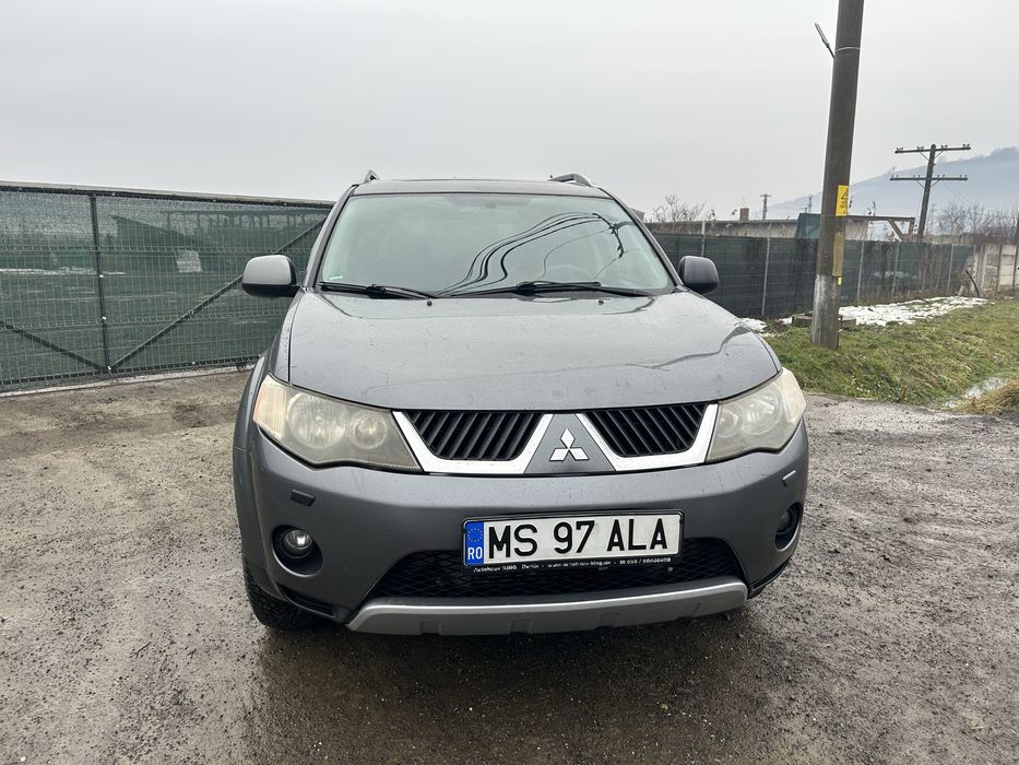 Vând Mitsubishi Outlander II 2.0 TDI (BSY) – 4x4 – 7 LOCURI – 2007