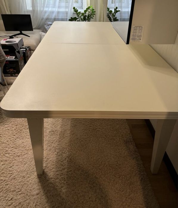 Стол для гостиной