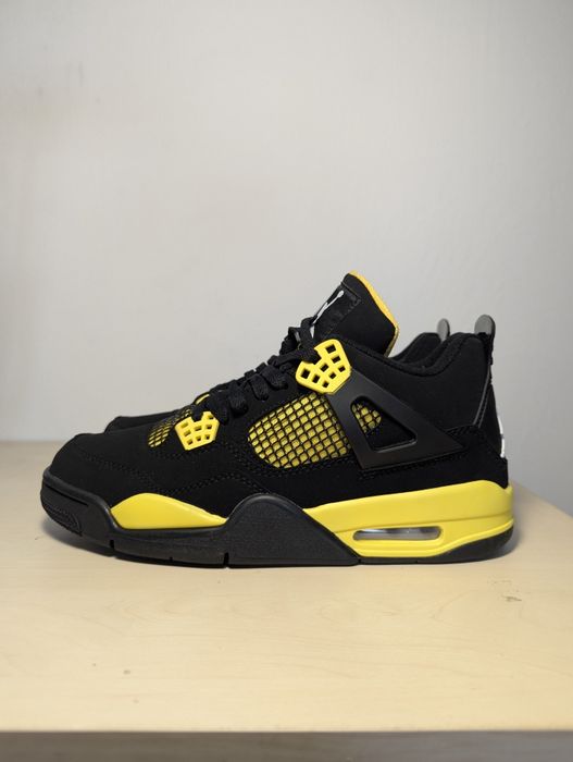 Jordan 4 Yellow Thunder