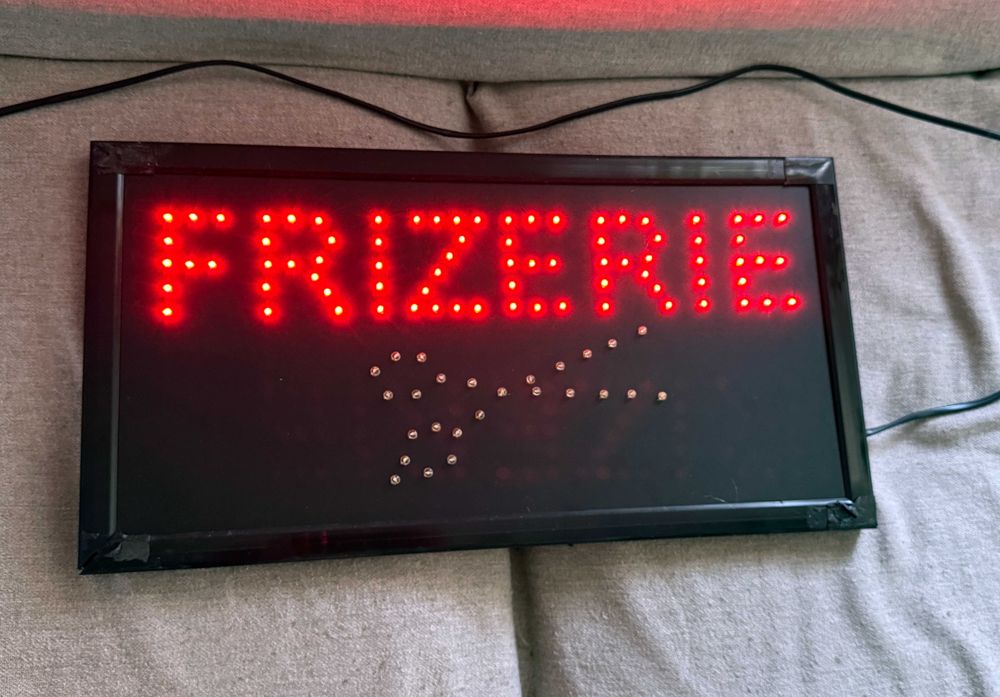 Reclama luminoasa LED FRIZERIE animata 50x25 cm panou profesional