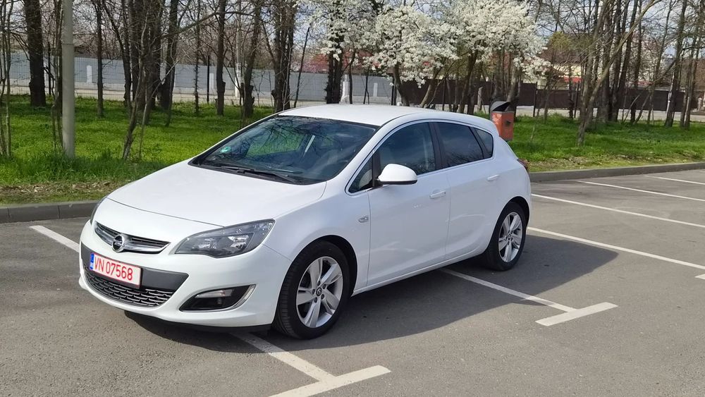 Opel Astra Opel astra j 08.2013 1.7 cdti