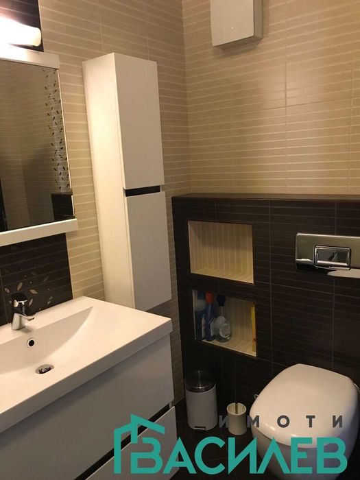 Дава се под наем Тристаен апартамент в София, Център - 82 кв.м за 698.19 € - Снимка #8