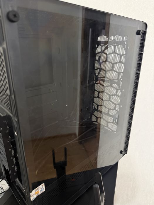 Продам корпус для системного блока + подарок