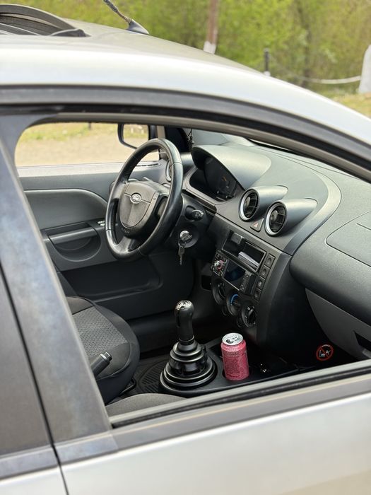FORD Fiesta 2004 — imagine 2