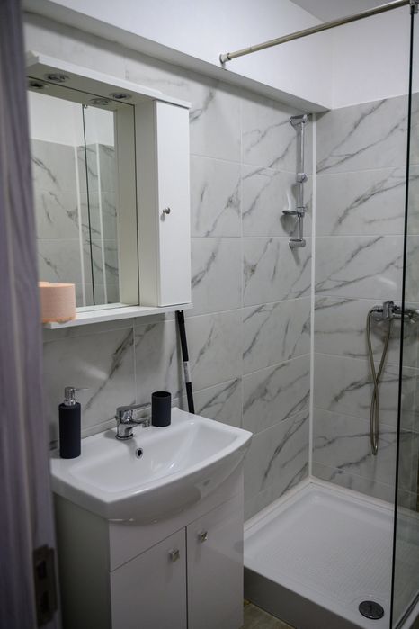 Închiriez garsonieră în regim hotelier zona Mall