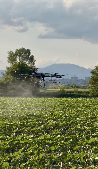 Пръскане със земеделски дрон DJI T30