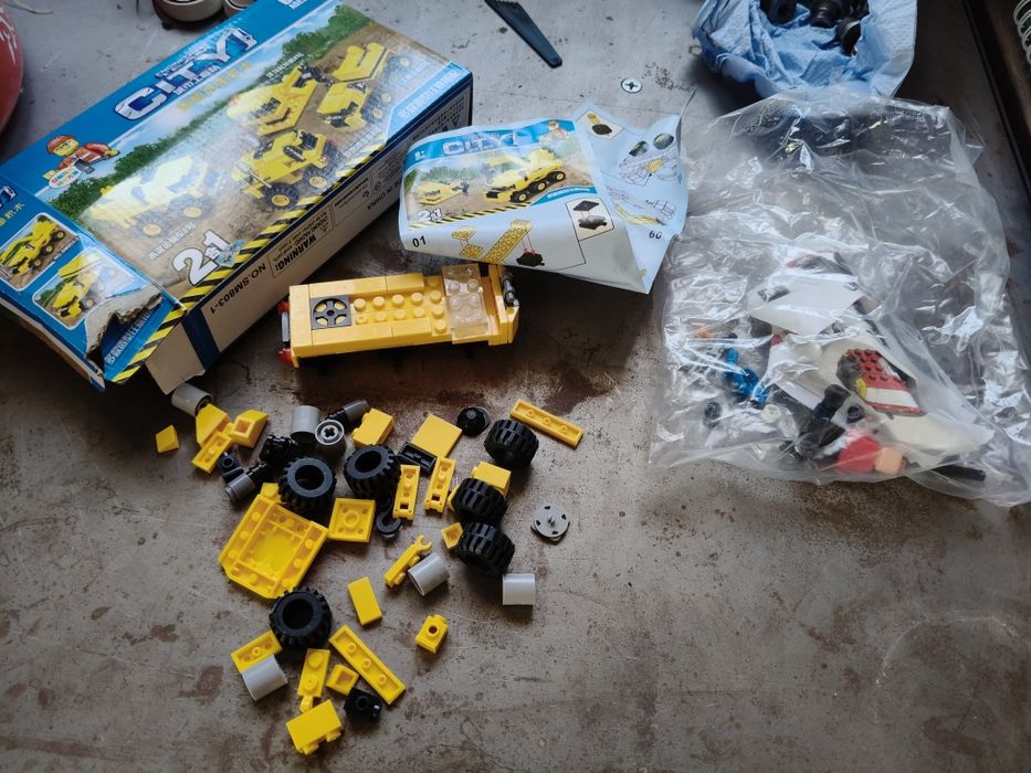 Lego City 2 in 1 pt copii 6+