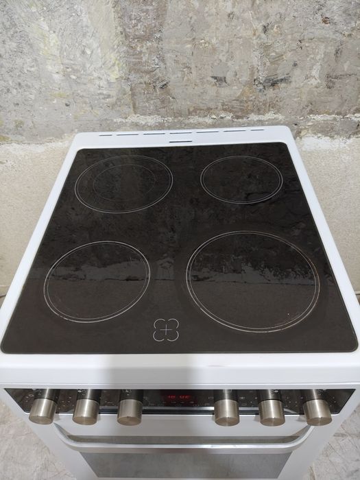 Продам электроплиту Haier