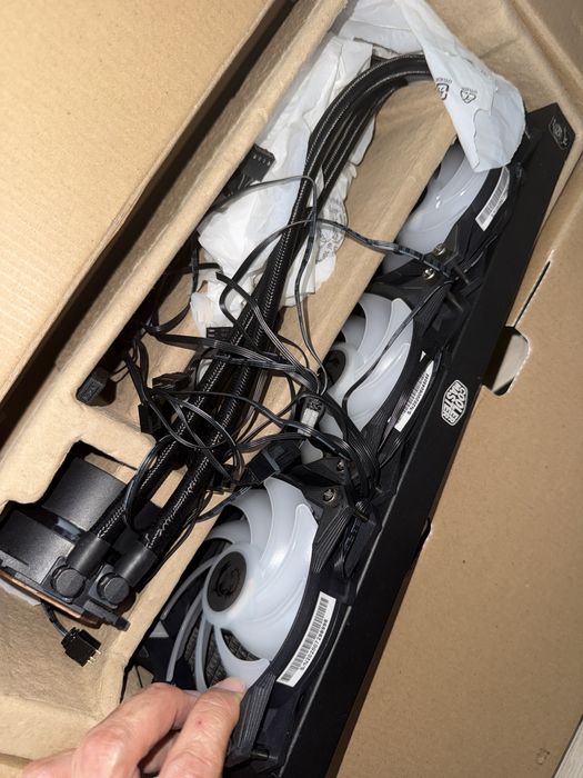 Cooler procesor Intel si Amd de la Cooler Master