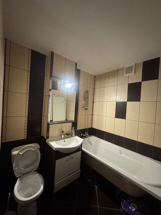 Apartament 3 camere de închiriat