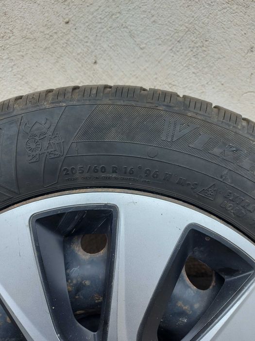 Jante cu cauciucuri 205/60/16