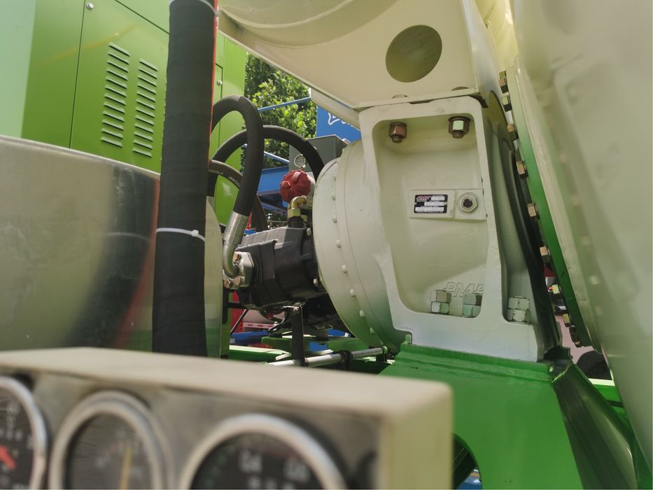 Миксер полуприцеп