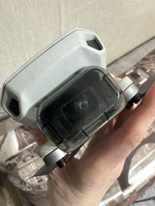Продам дрон dji mavic