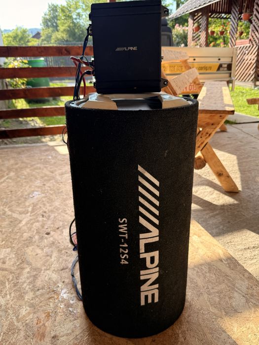 Se vinde subwoofer Alpine + amplificator