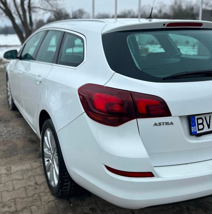 Opel Astra J-2012