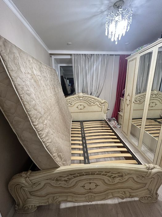 Продается двухспальная кровать