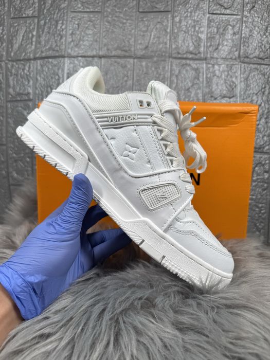 Louis Vuitton Alb White Box Cutie