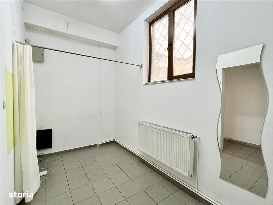 Spațiu comercial de închiriat – 177 mp – vitrină la stradă – Ștrand