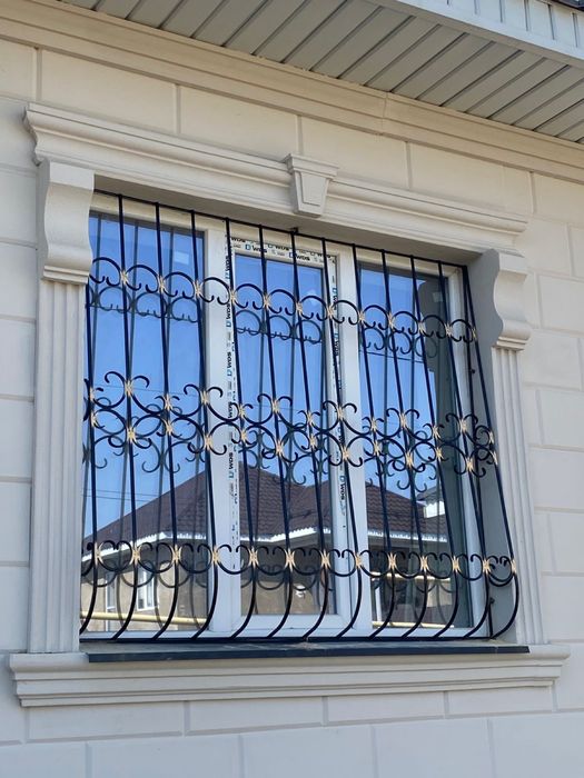 Железные  решетки на окна