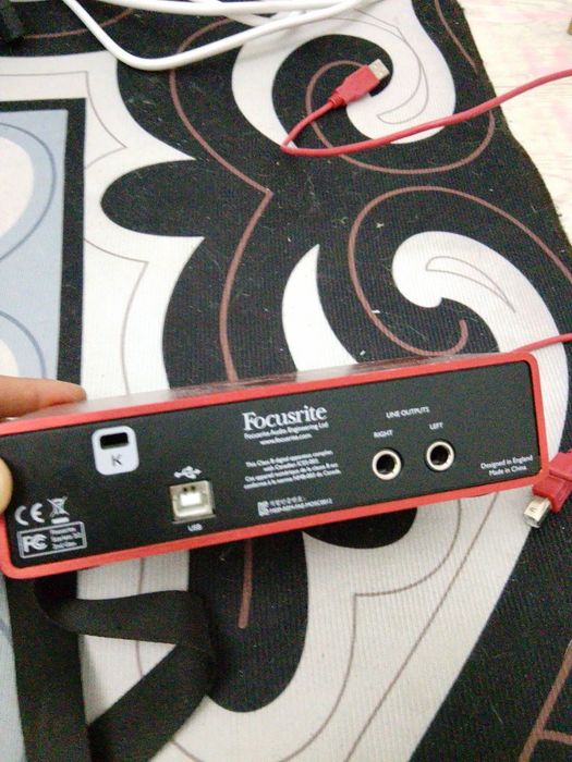 Звуковая карта focusrite Scarlett 2x2