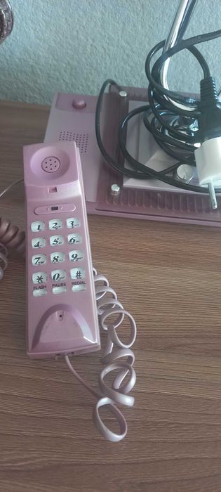 Телевизор, светильник,  салатник