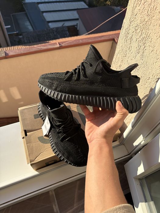 Yeezy 350 Onyx