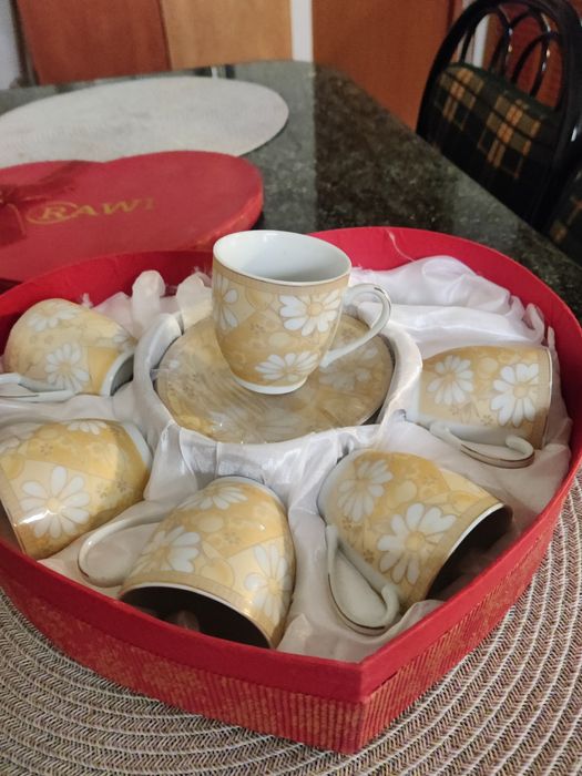 Vând serviciu de cafea