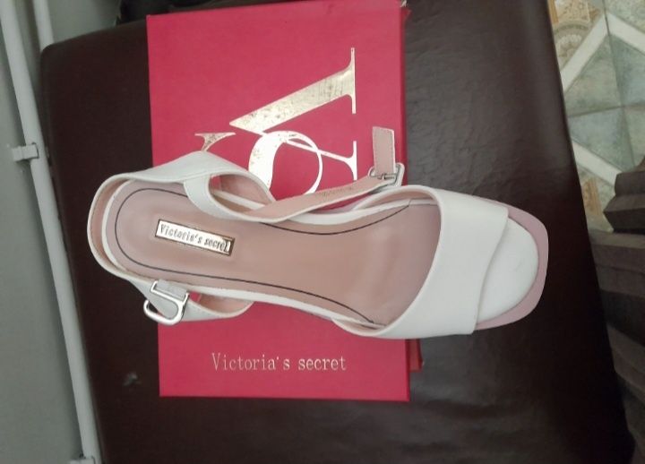 Летние босоножки