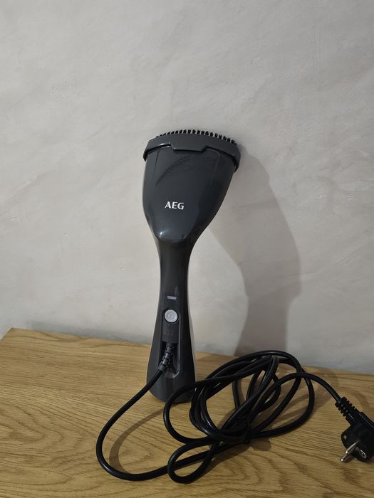 Парна ютия AEG/ Уред за гладене