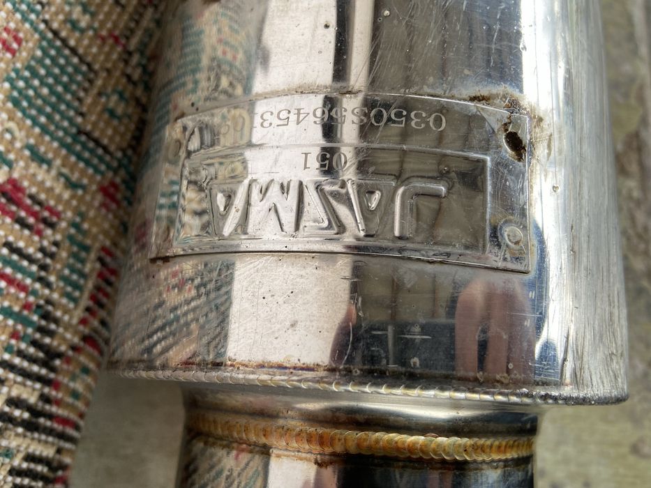 Глушитель HKS в хорошем состоянии