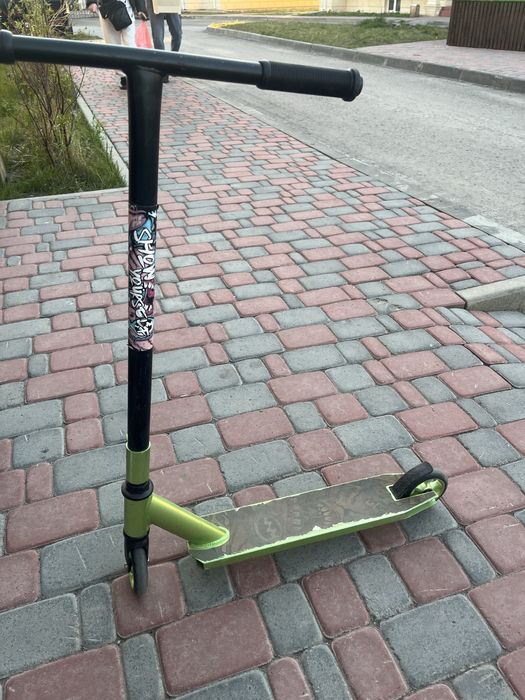 Продается самокат трюковой