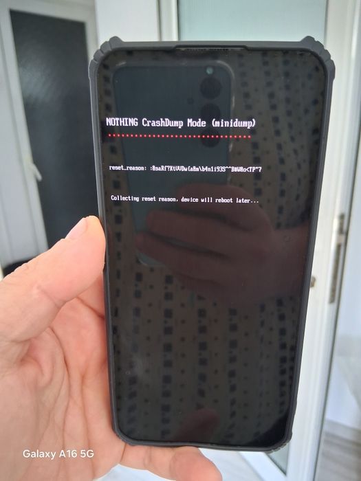 Nothing Phone (2) 12GB/256GB pt PIESE + Husa MagSafe & Cutie (Ecran Impecabil)