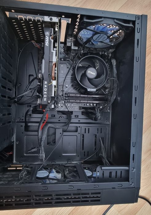 Pc gaming+Monitor+ tastatura + mouse