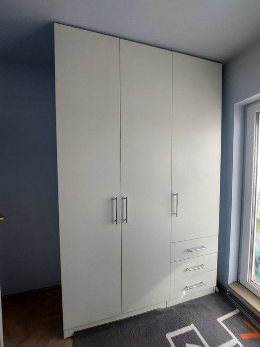 Dulap dormitor în 3 uși