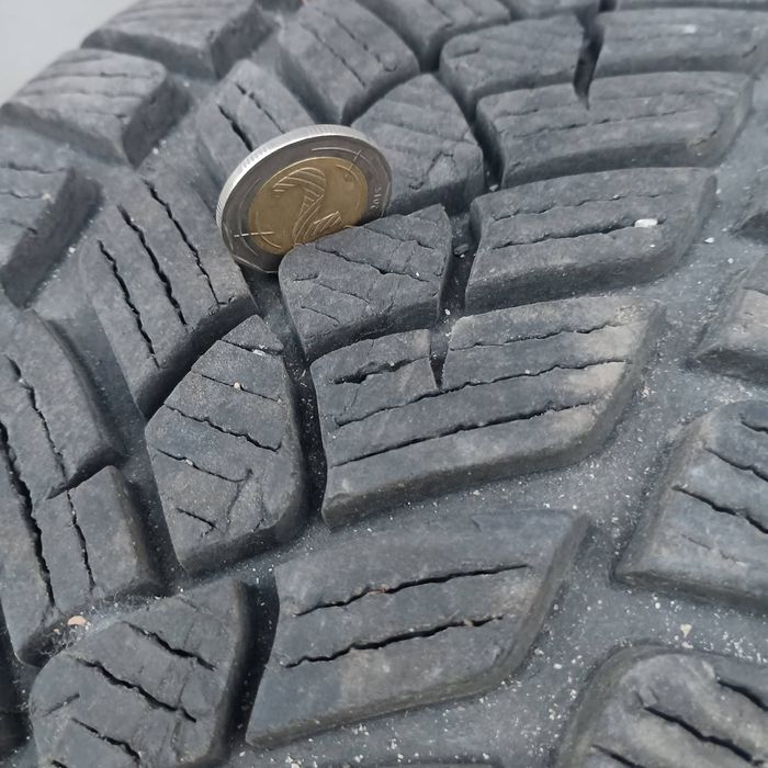 Гуми почти нови -235/60/16