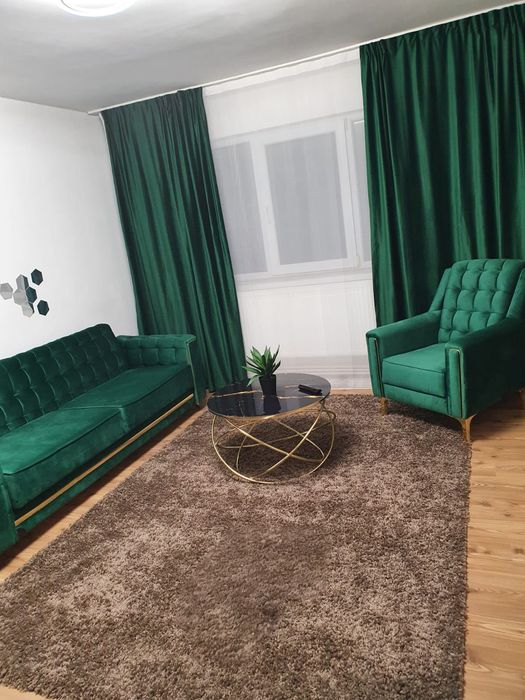 Vând apartament Podul de piatra