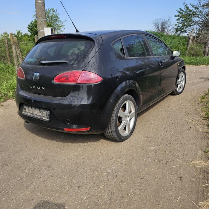 •Продавам Seat Leon 1.9 105кс BKC на ЧАСТИ Сеат леон и над 16 Голф 5ци