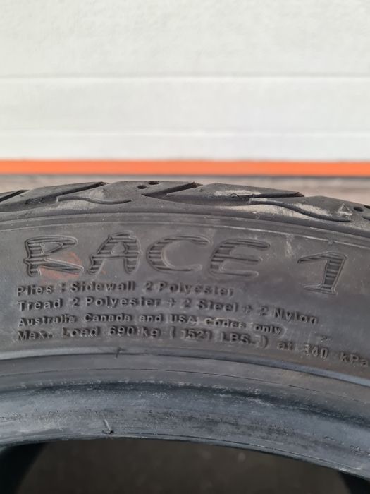 Летни гуми 2 броя SYRON Race1 235 40 R18 дот 5018