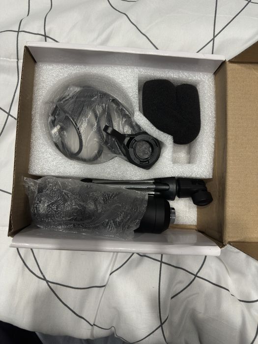 Студиен микрофон