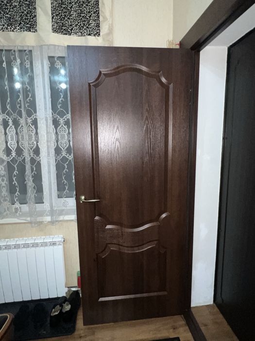 Продам облегченную входную дверь
