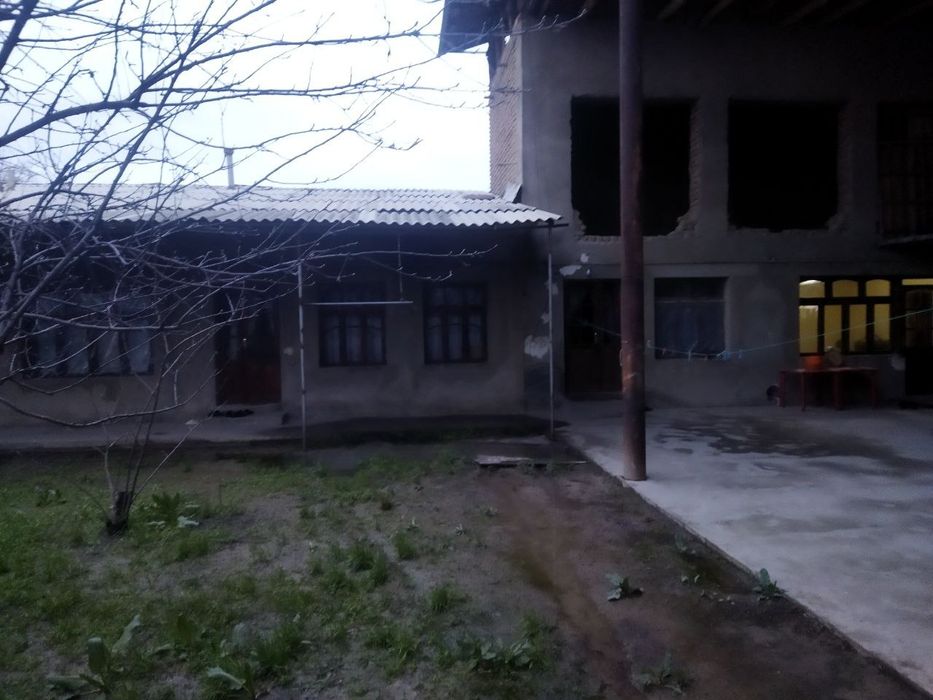 Sroshna uy sotiladi 1 sotix 33000$