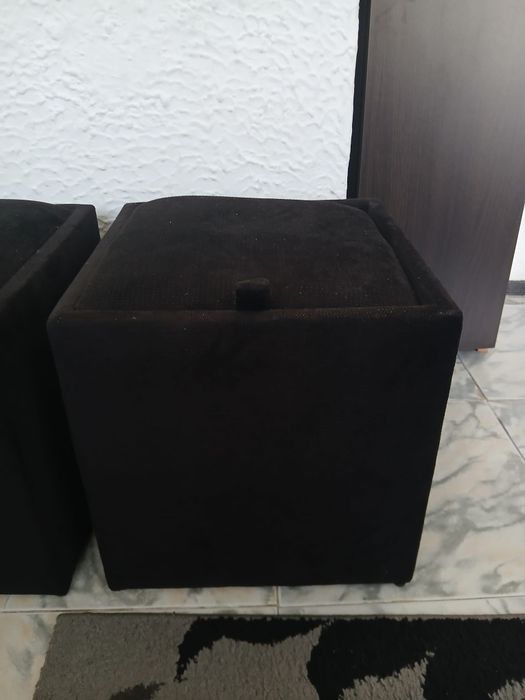 Vând scaune ca noi