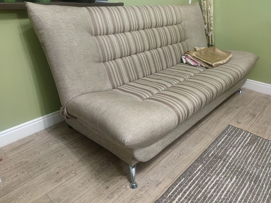 Диван и два кресла