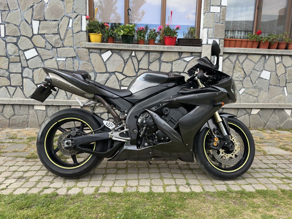 Yamaha R1 RN12 .