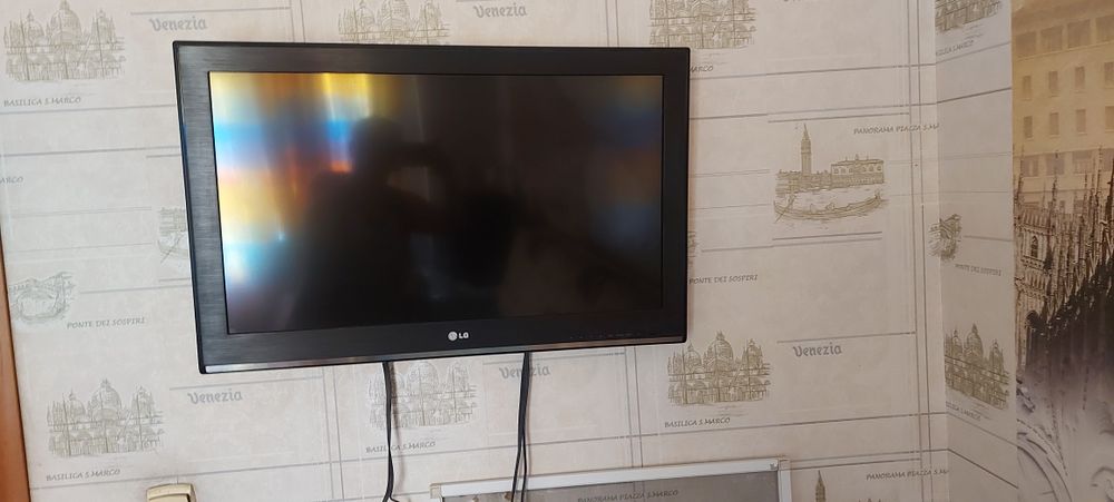 Продам телевизор LG