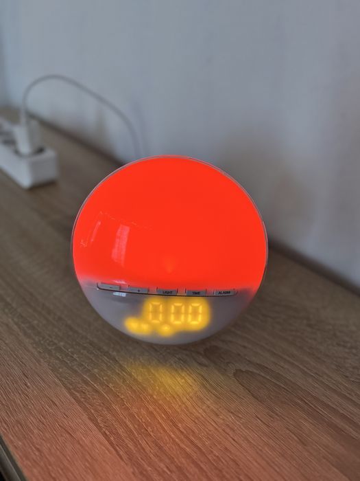 LED лампа, имитираща слънцето/часовник/будилник