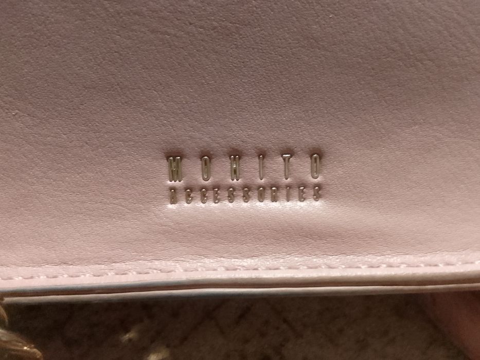 Дамска чанта на MOHITO